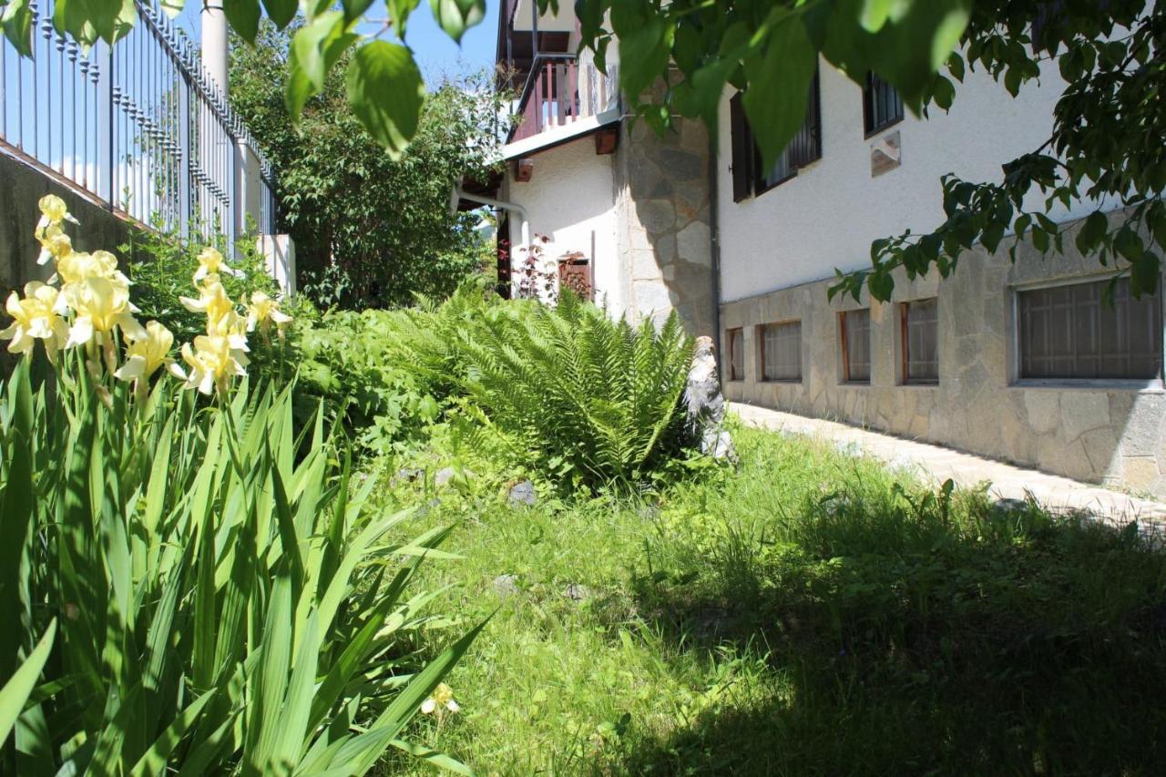 Hotel Casa Per Ferie Beatorosaz Cesana Torinese Exterior foto