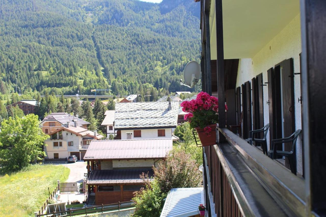 Hotel Casa Per Ferie Beatorosaz Cesana Torinese Exterior foto