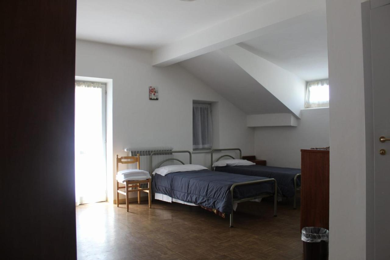 Hotel Casa Per Ferie Beatorosaz Cesana Torinese Exterior foto